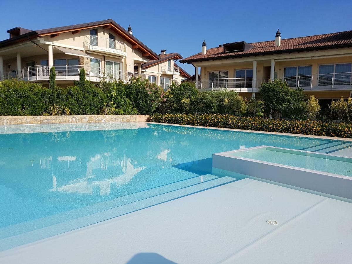 De Luxe Apartments Eden Sirmione Eksteriør bilde